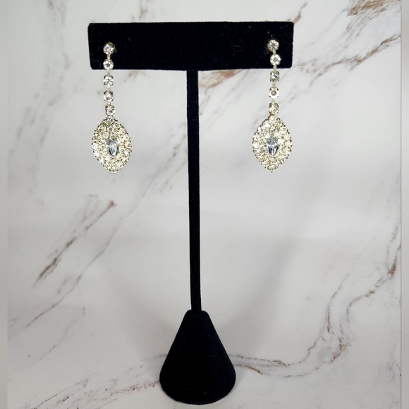 Dangle drop Rhinestone Earrings - Picture 1 of 3